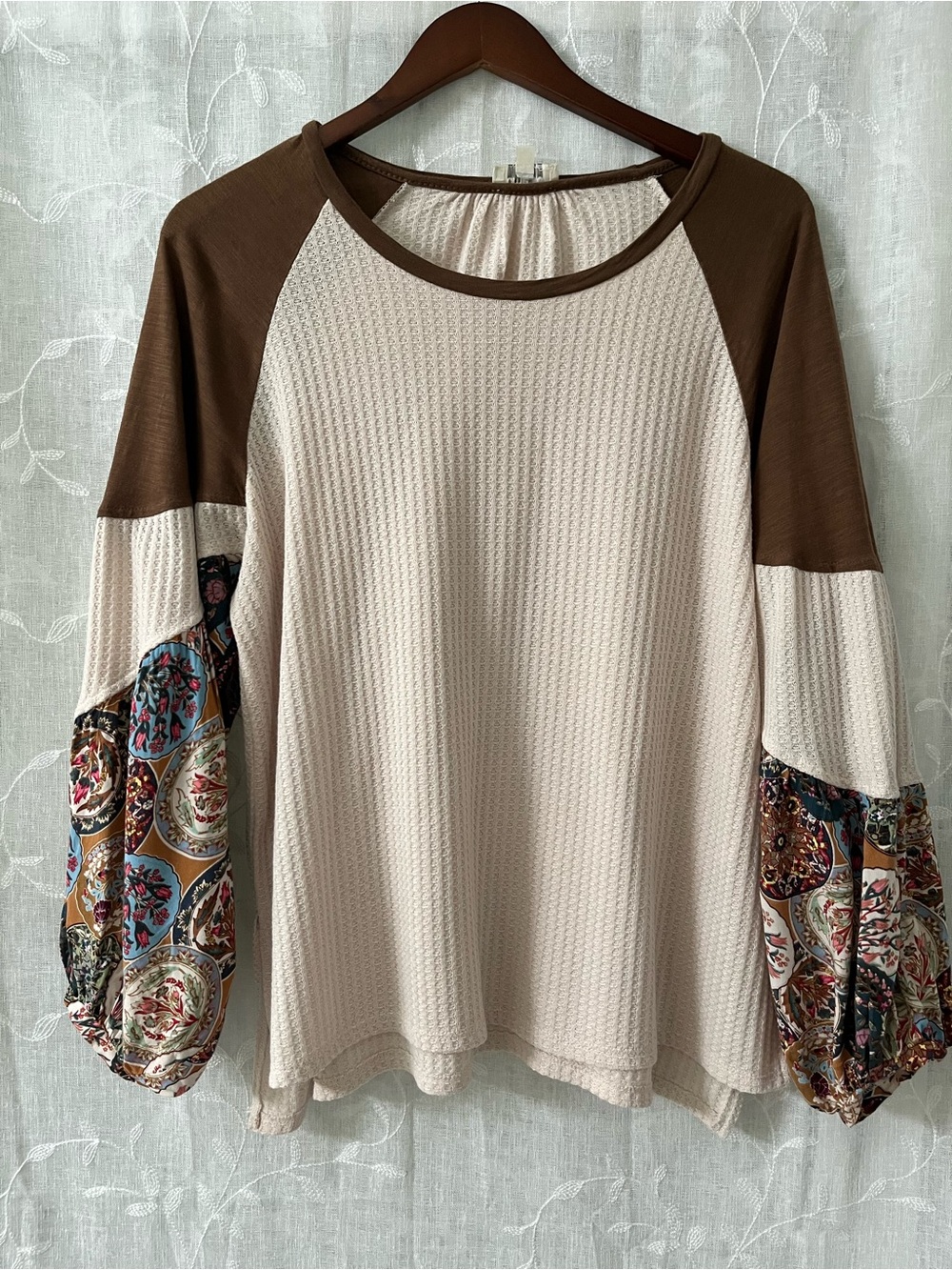 Umgee Boho Waffle Knit with Brown Raglan and Patterned Balloon Sleeves
Medium